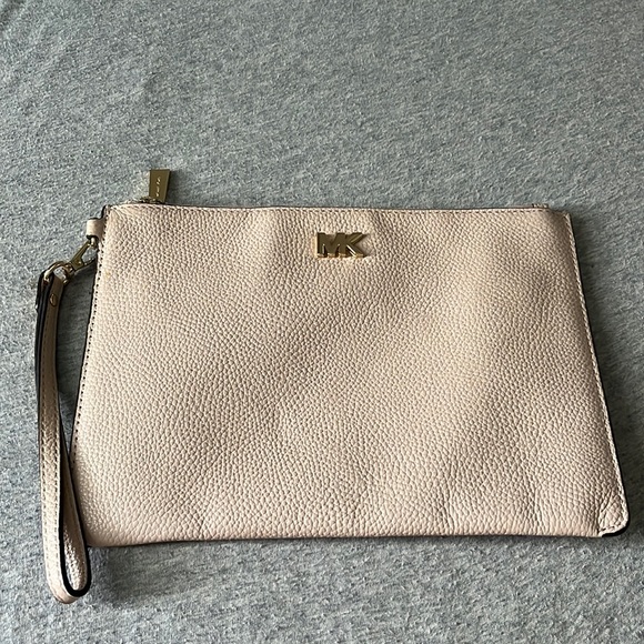 Michael kors clutch - Picture 1 of 4